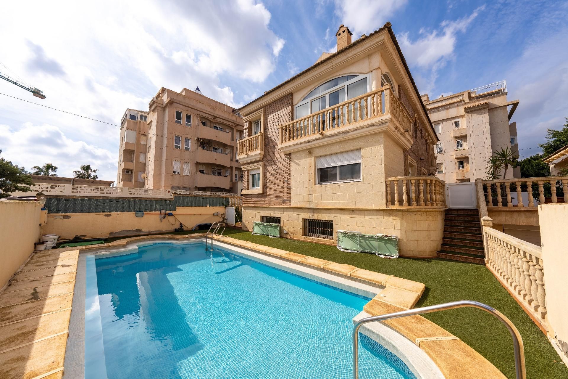 Piscina de Casa o chalet en venta en Roquetas de Mar con Aire acondicionado, Jardín privado y Terraza