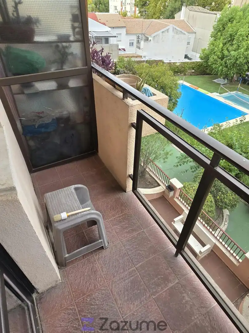 Terraza de Piso de alquiler en Jaén con Jardín privado, Piscina y Amueblado
