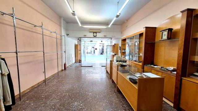 Local comercial en Alquiler en Nucli Urbà