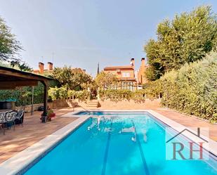 Swimming pool of House or chalet for sale in Camarma de Esteruelas  with Air Conditioner, Heating and Private garden