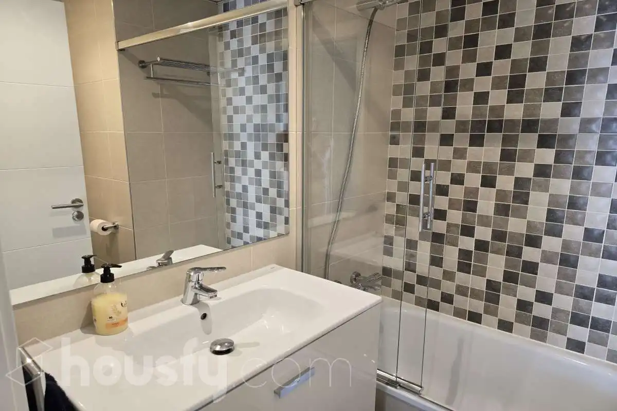 Baño de Piso de alquiler en Barcelona con Aire acondicionado, Calefacción y Parquet