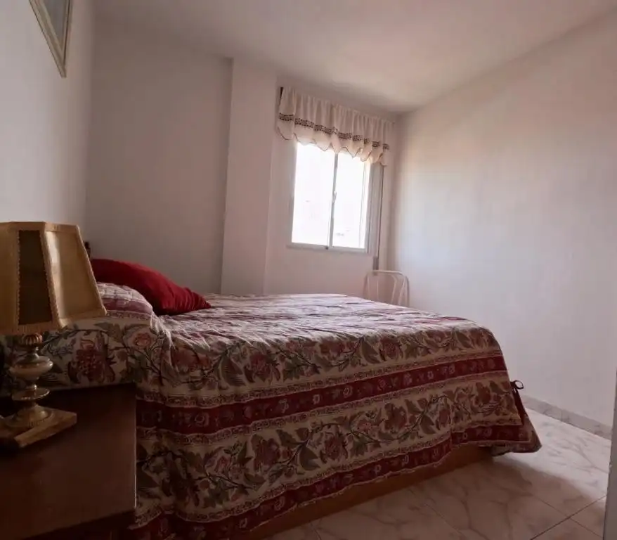 Habitación de Piso en venta en Fuengirola con Aire acondicionado, Calefacción y Terraza
