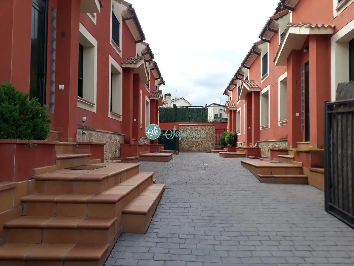Vista exterior de Casa o chalet en venta en Los Huertos con Calefacción y Trastero