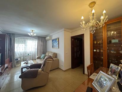 Living room of Flat for sale in  Sevilla Capital