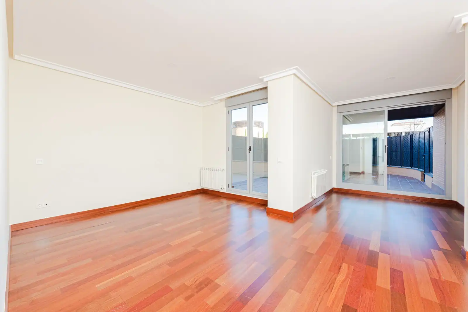 Living room of Flat for rent in Boadilla del Monte  with Air Conditioner, Heating and Oven