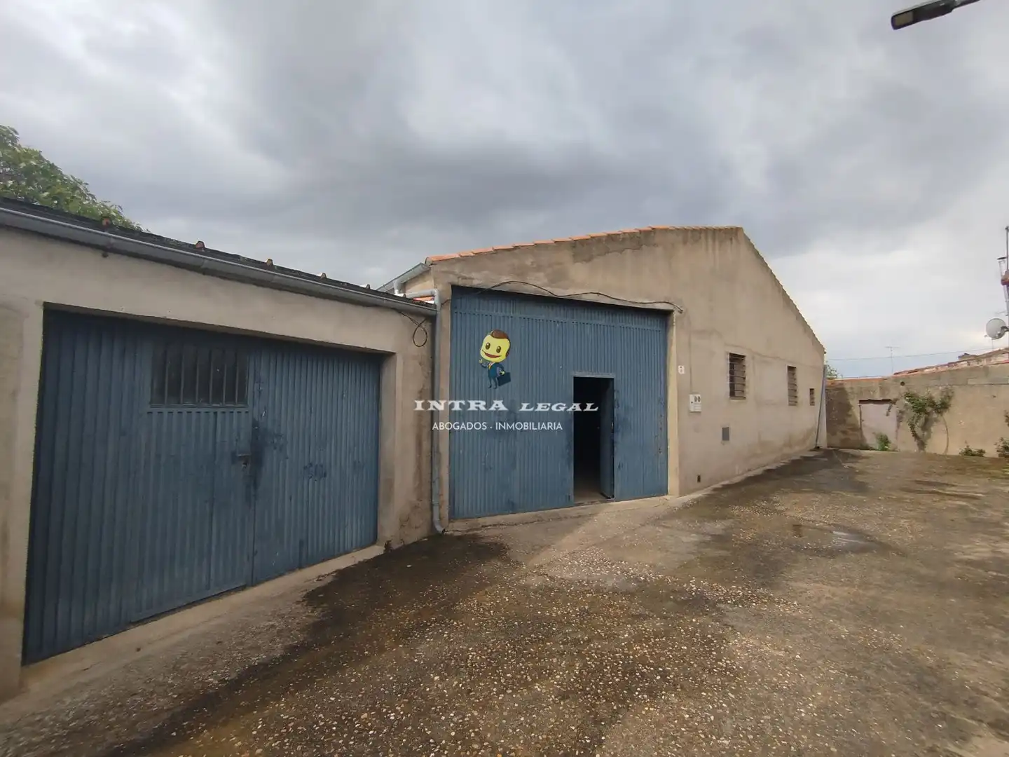 Exterior view of Industrial buildings for sale in Arabayona de Mógica
