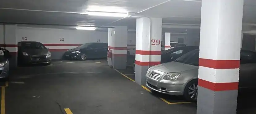 Parkplatz von Garage zum Verkauf in Zaragoza