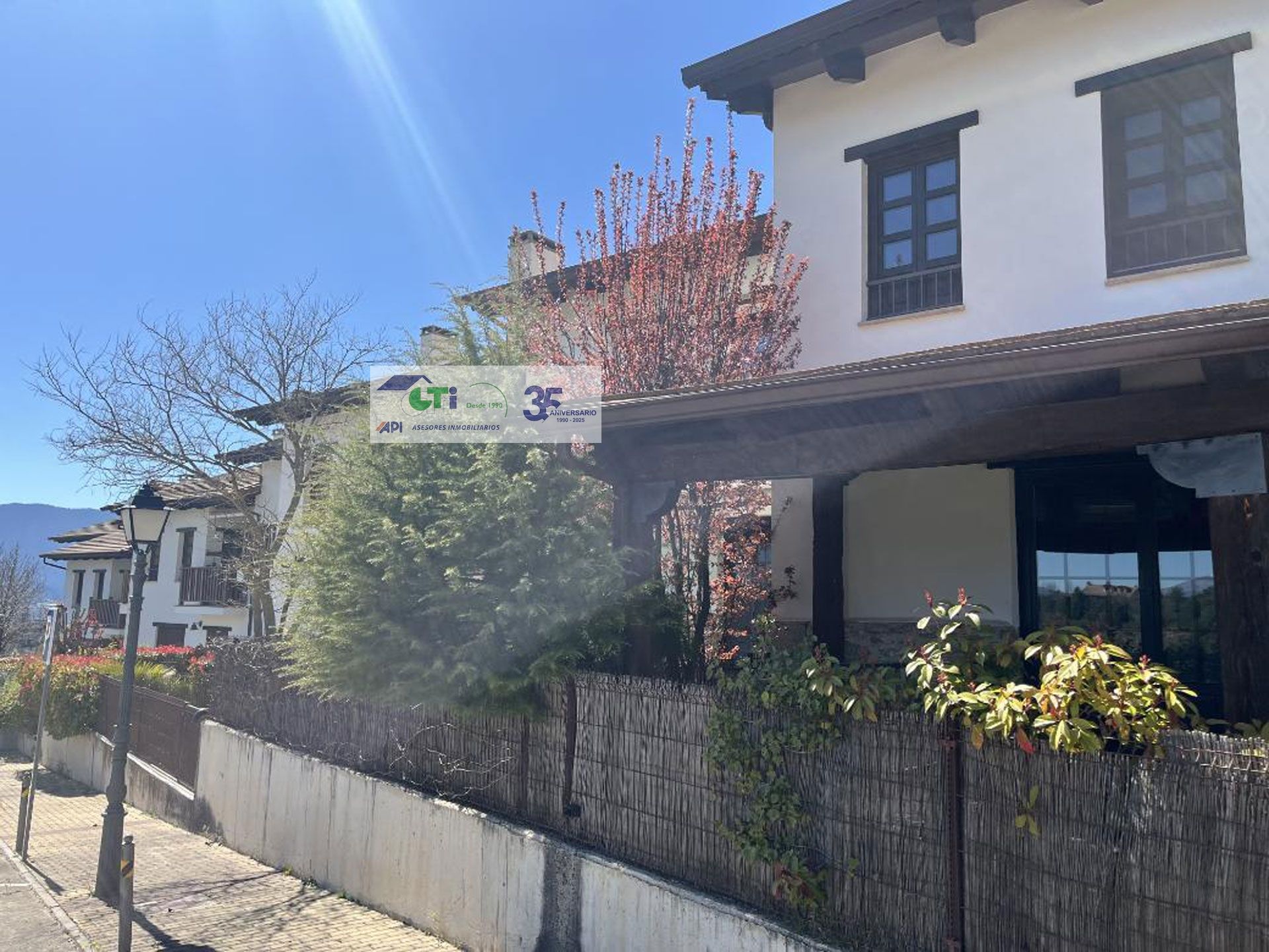 Vista exterior de Pis en venda en Jaca