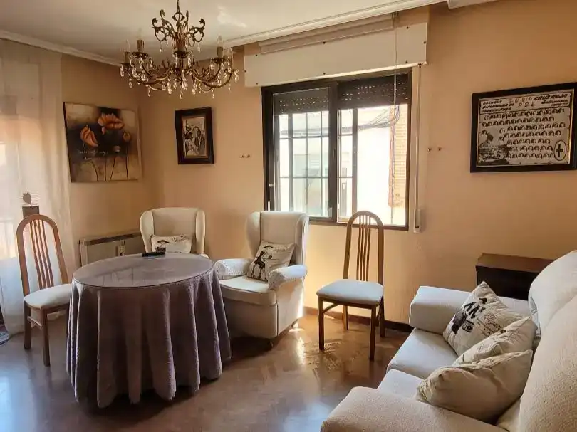 Sala d'estar de Casa adosada en venda en Fuentesaúco