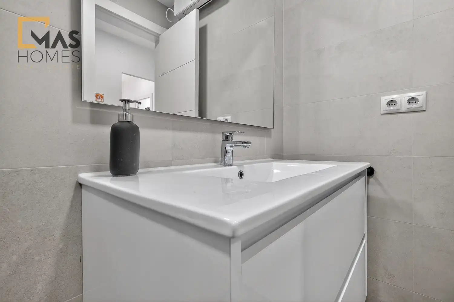 Badezimmer von Wohnung zum Verkauf in Sabadell mit Klimaanlage, Heizung und Terrasse