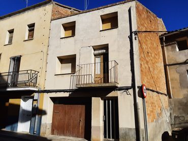 Casa bifamiliare con balcone in vendita a Carrer Salmeron