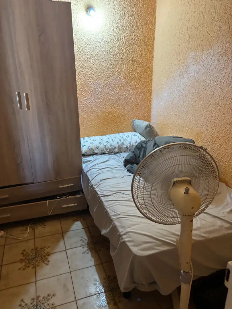 Schlafzimmer von Wohnung zum Verkauf in Badalona mit Ofen