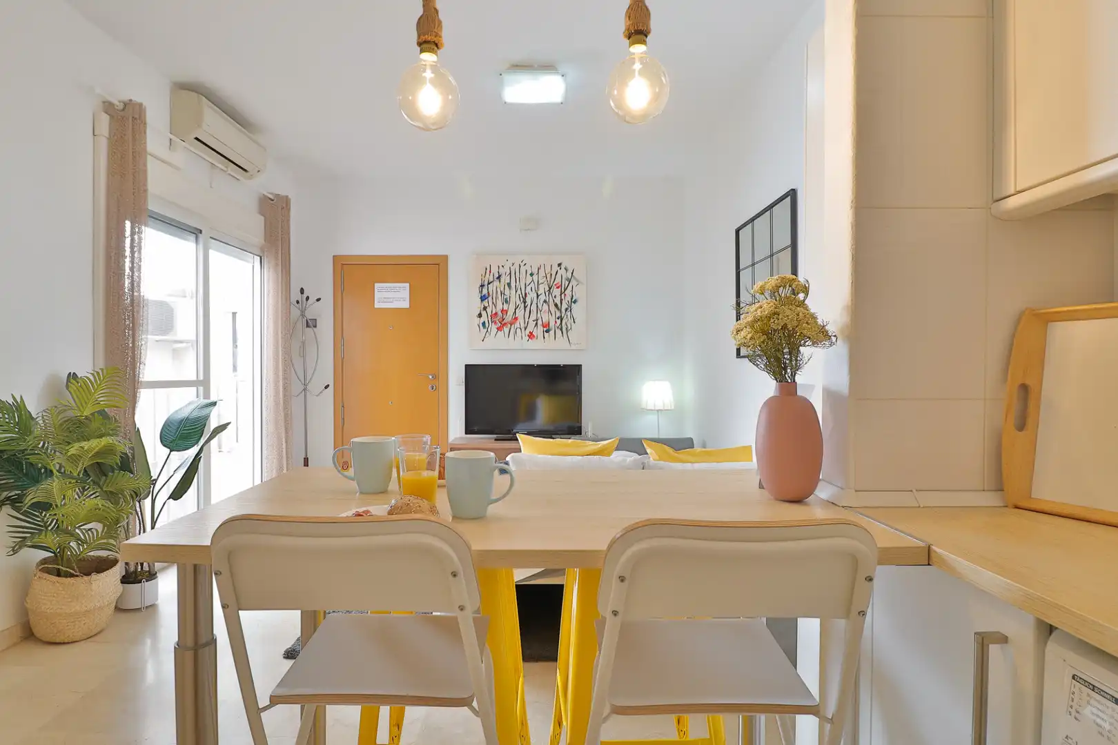 Menjador de Apartament per a compartir en Málaga amb Aire condicionat, Calefacció i Moblat