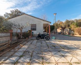 Vista exterior de Casa o xalet en venda en Tordera amb Aire condicionat, Terrassa i Balcó