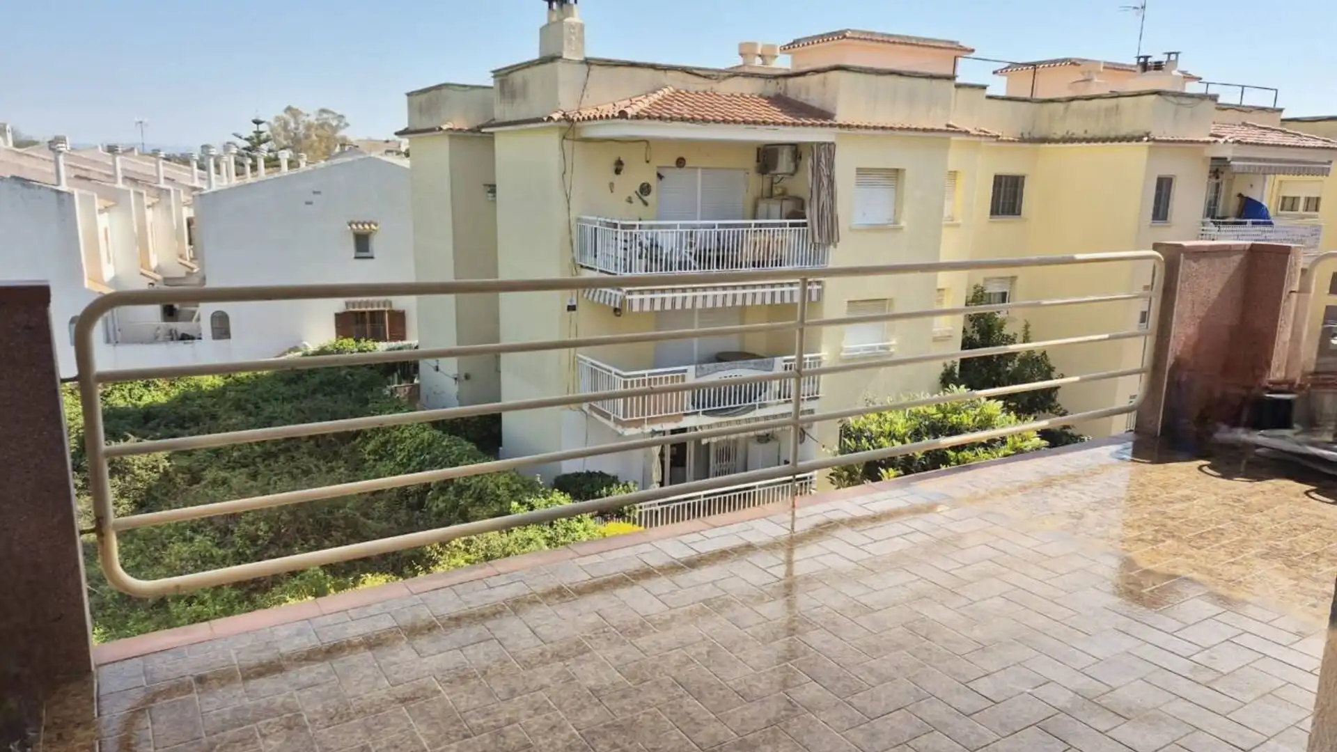 Vista exterior de Piso en venta en Cubelles con Aire acondicionado, Calefacción y Terraza