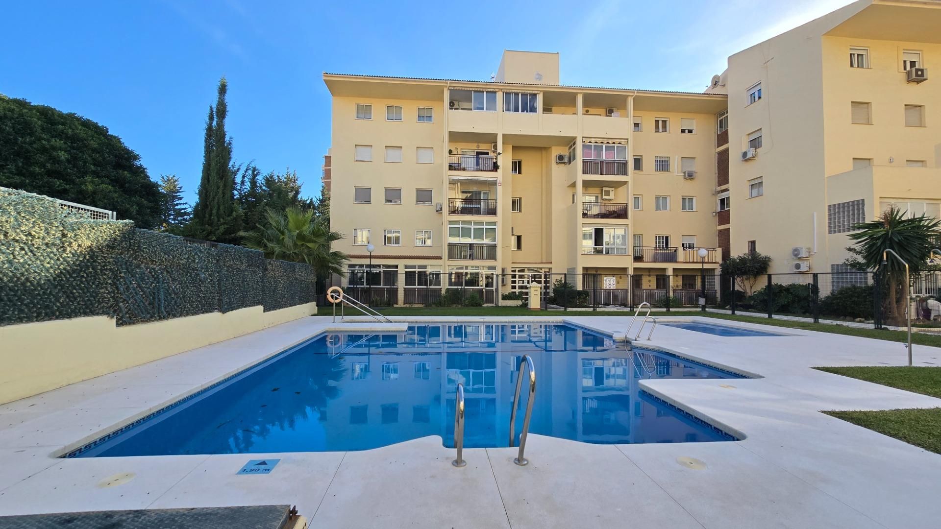 Swimming pool of Flat for sale in Benalmádena  with Private garden, Terrace and Community pool