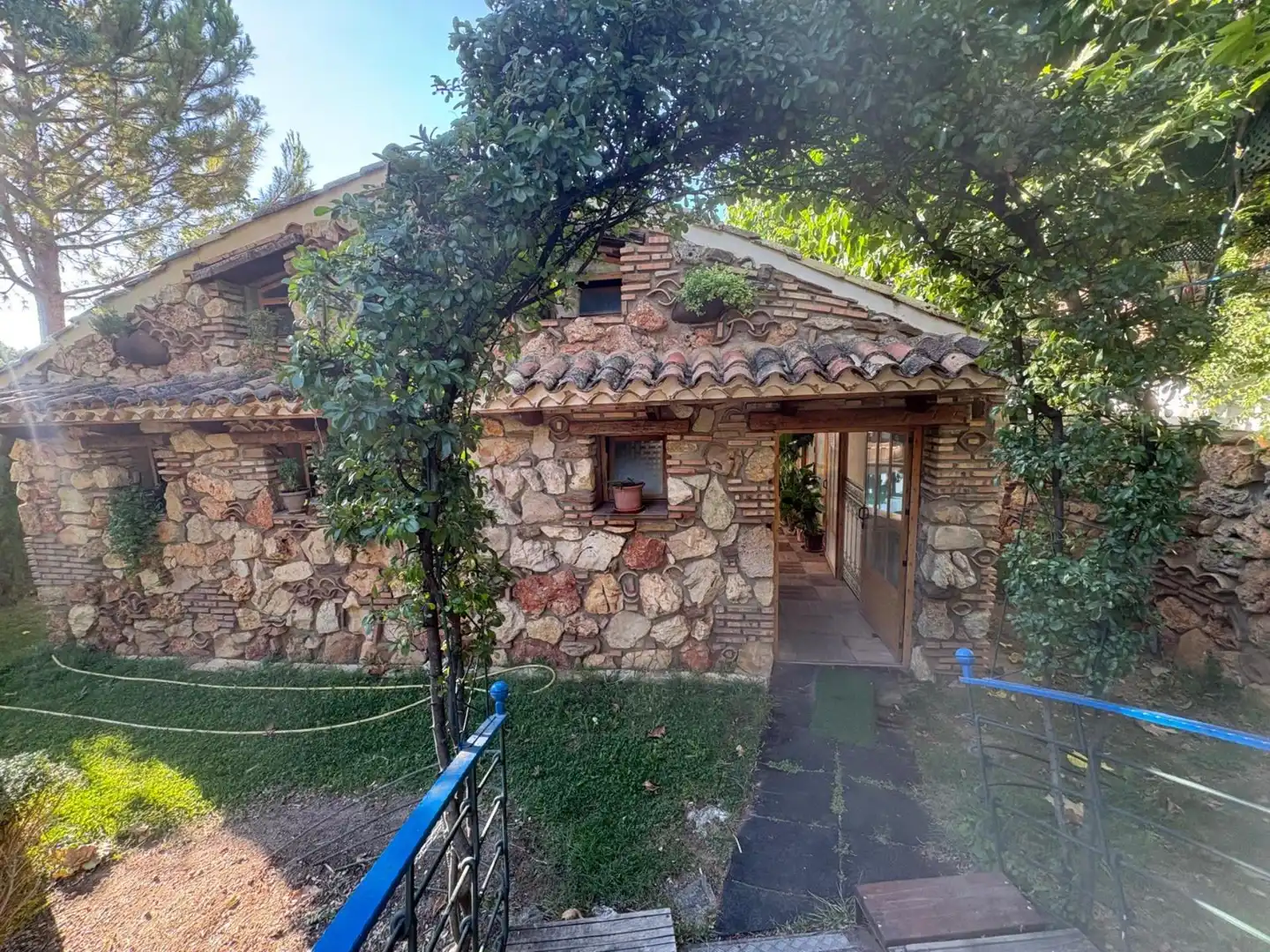 Vista exterior de Finca rústica en venta en Benatae con Calefacción, Jardín privado y Piscina