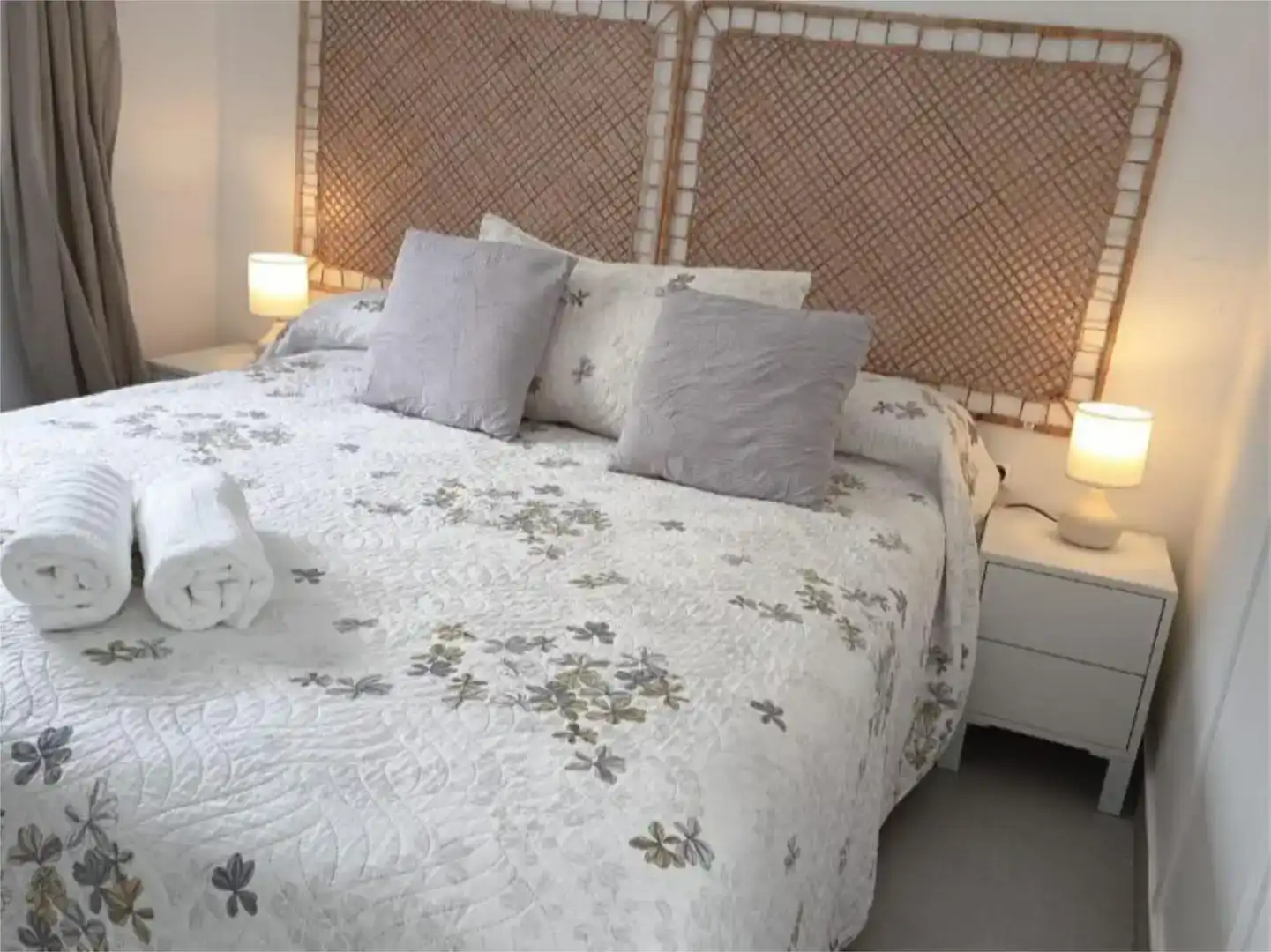 Bedroom of Flat for rent in Arona  with Air Conditioner, Private garden and Parquet flooring