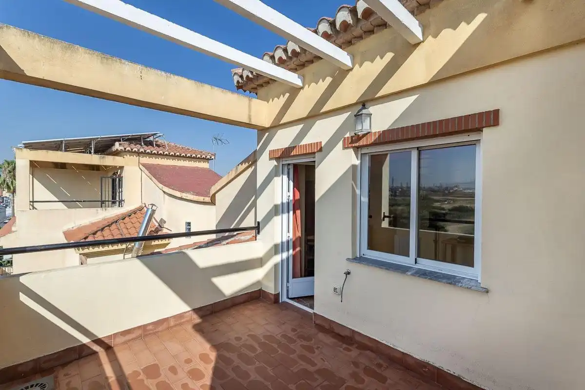 Terrassa de Casa adosada en venda en Las Gabias amb Calefacció, Jardí privat i Terrassa