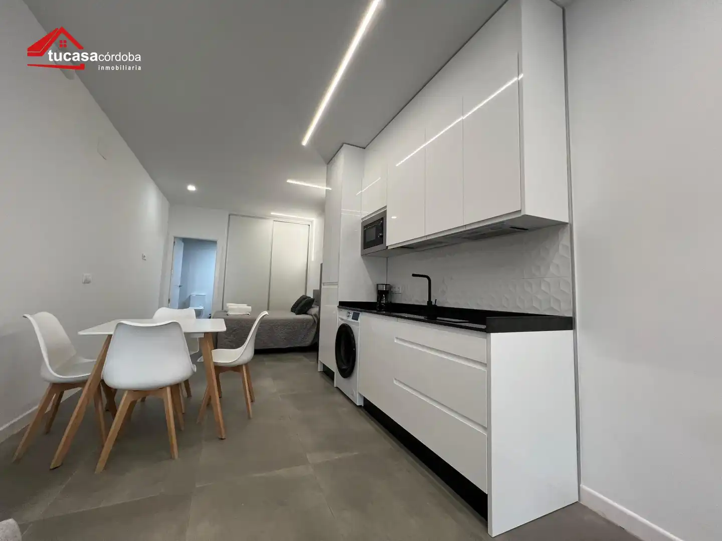 Cuina de Apartament en venda en Córdoba amb Aire condicionat