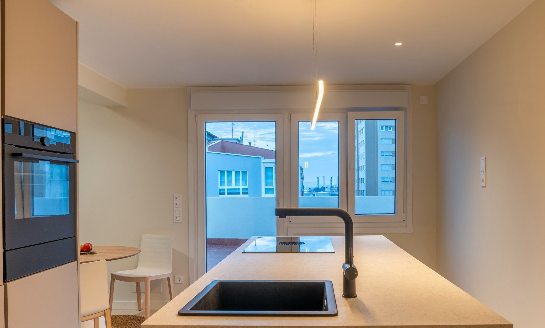 Cocina de Piso en venta en A Coruña Capital  con Calefacción, Terraza y Domótica