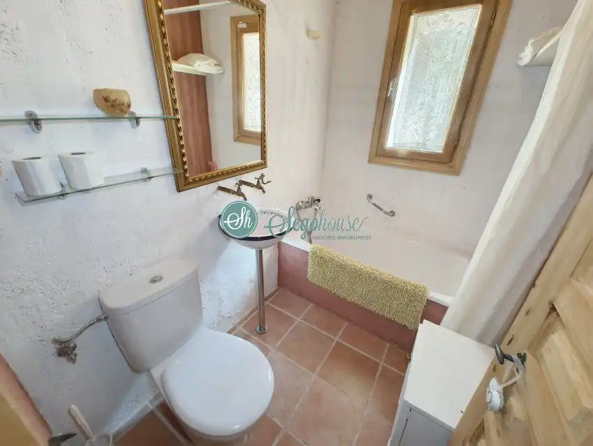 Baño de Casa o chalet en venta en Escobar de Polendos con Calefacción y Trastero