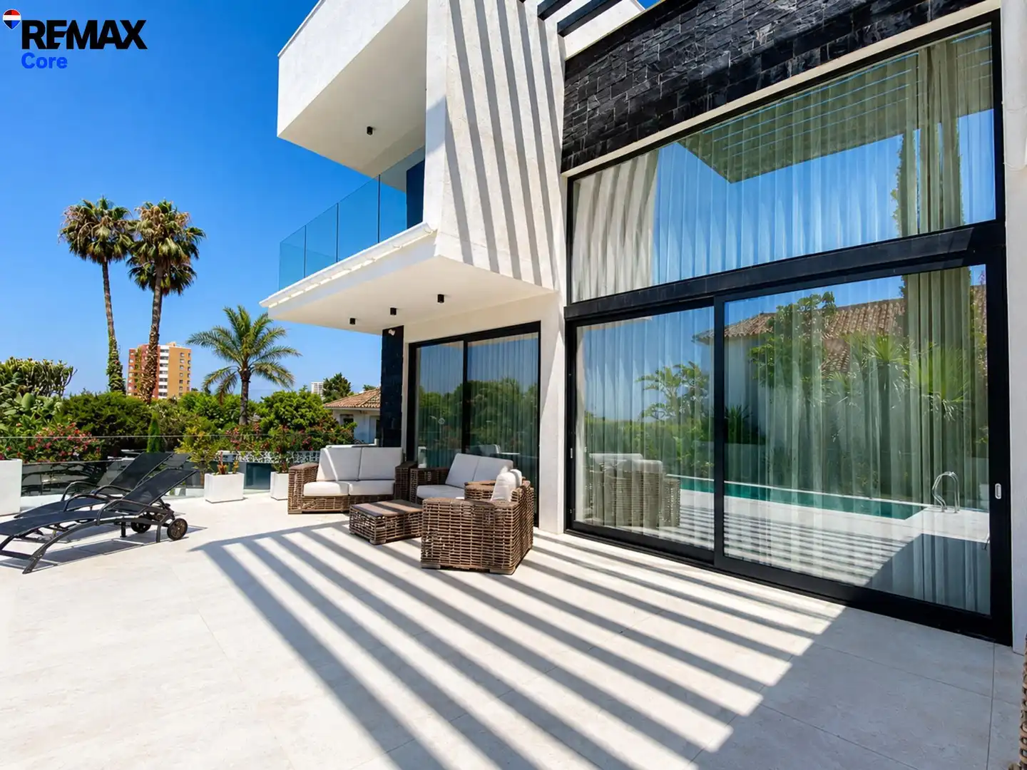 Terrassa de Casa o xalet en venda en Marbella amb Aire condicionat, Calefacció i Jardí privat
