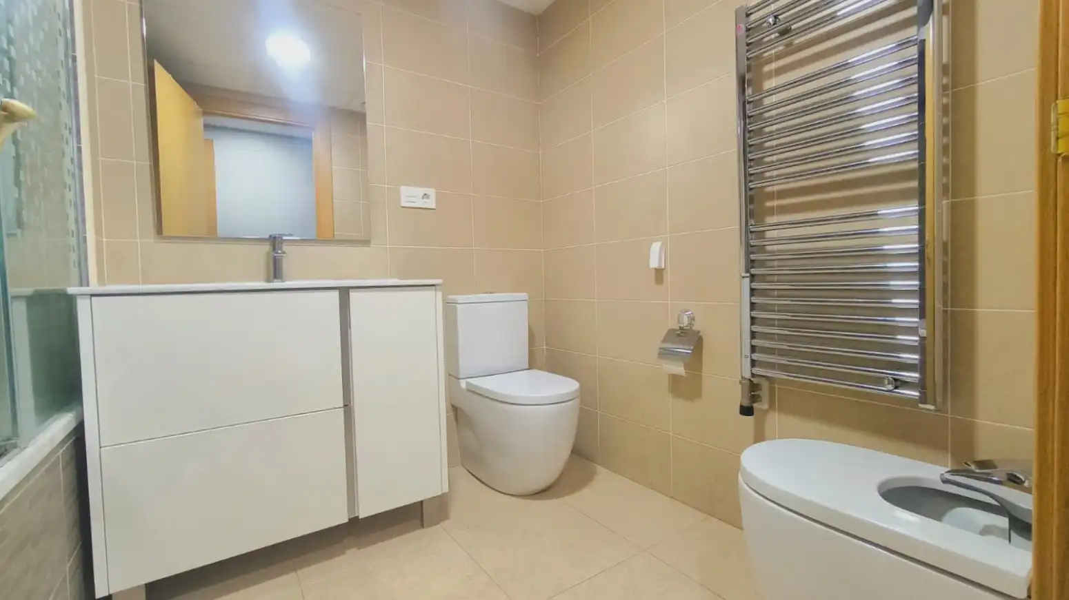 Bathroom of Flat for rent in Lardero, La Rioja