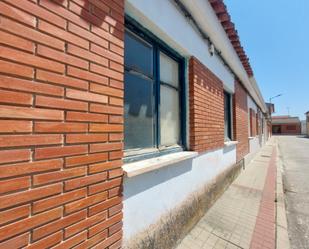 Vista exterior de Casa o xalet en venda en Pedrajas de San Esteban amb Jardí privat i Traster