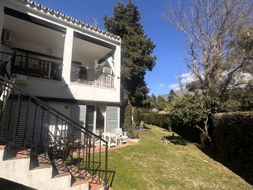 Adosado con balcón en venta en Nueva Andalucía