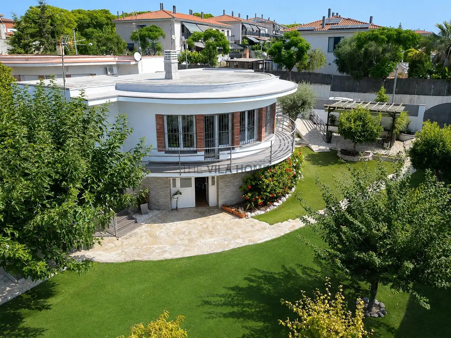 Vista exterior de Casa o chalet en venta en Vilanova i la Geltrú con Aire acondicionado, Calefacción y Jardín privado