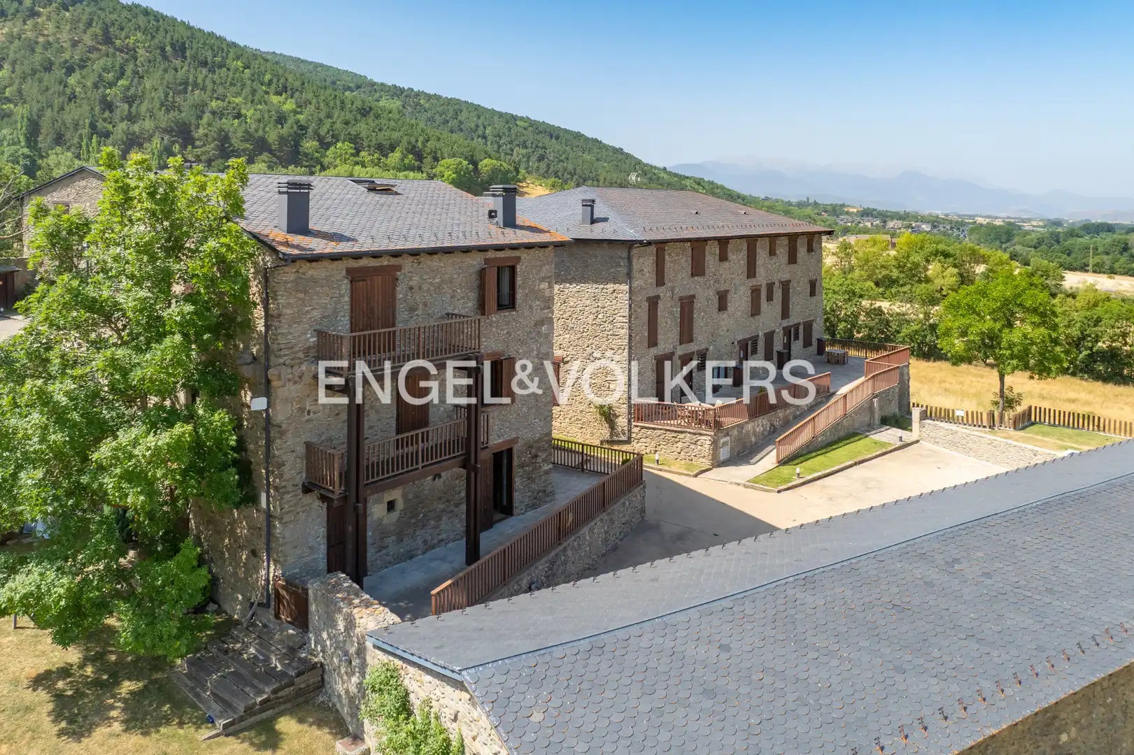 Vista exterior de Casa adosada en venta en Fontanals de Cerdanya con Calefacción, Parquet y Terraza