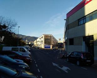 Vista exterior de Nau industrial en venda en Barakaldo 