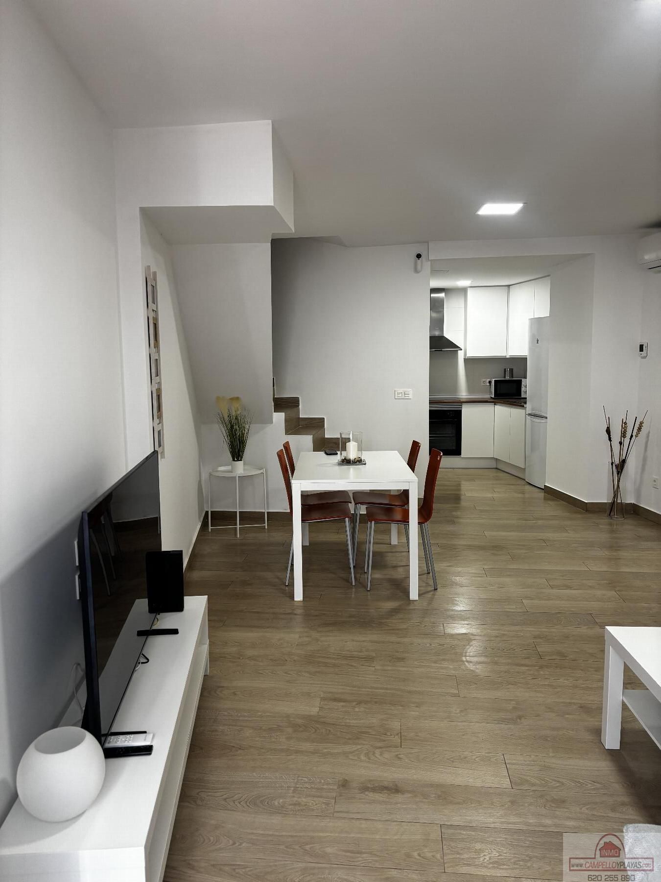 Sala d'estar de Apartament de lloguer en Benidorm amb Aire condicionat, Calefacció i Terrassa