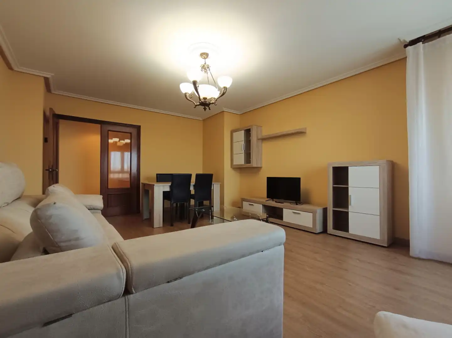 Wohnzimmer von Wohnung zur Miete in Gijón  mit Heizung, Abstellraum und Möbliert