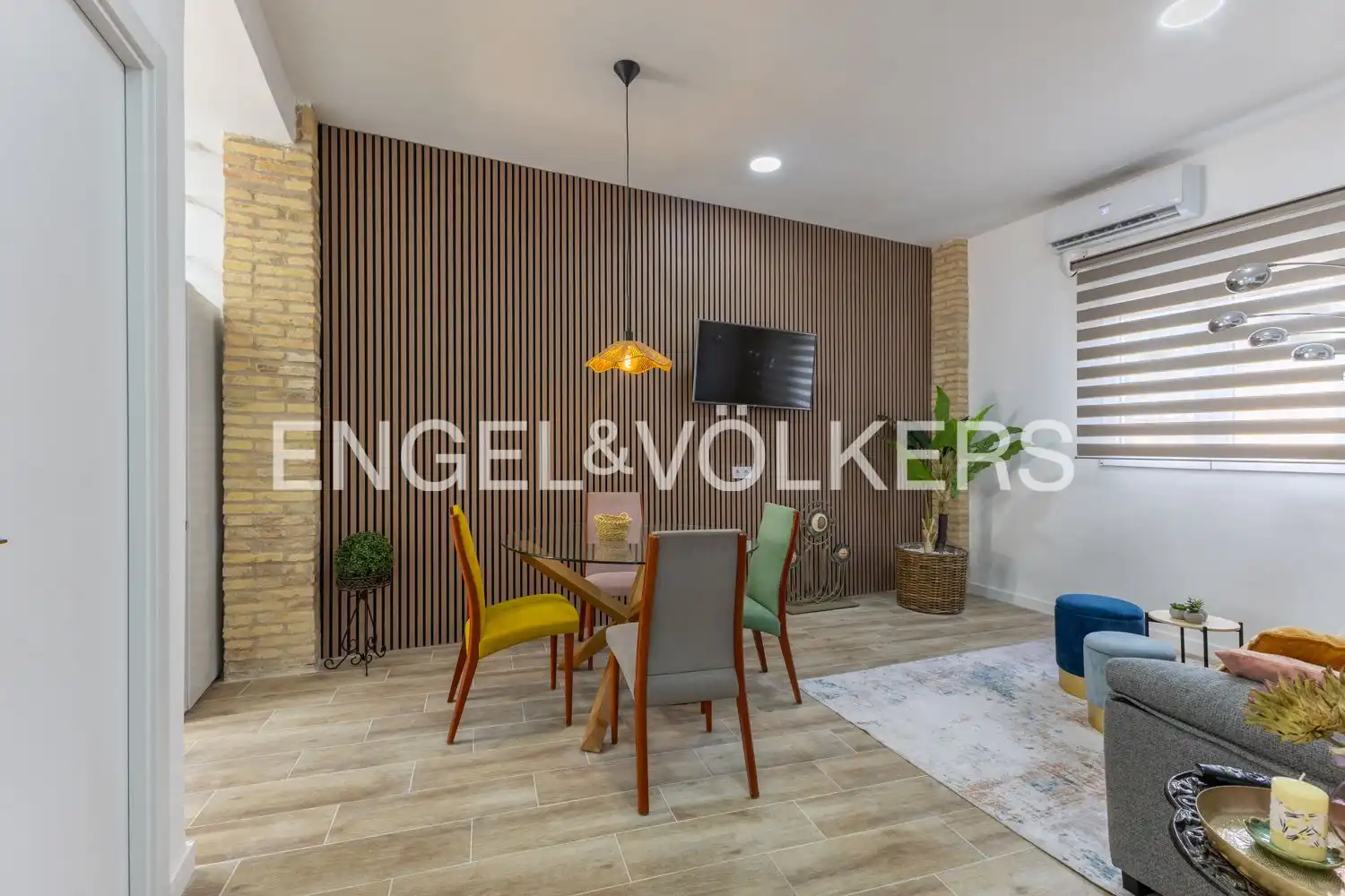 Dining room of Flat for rent in Valencia  with Air Conditioner, Heating and Furnished