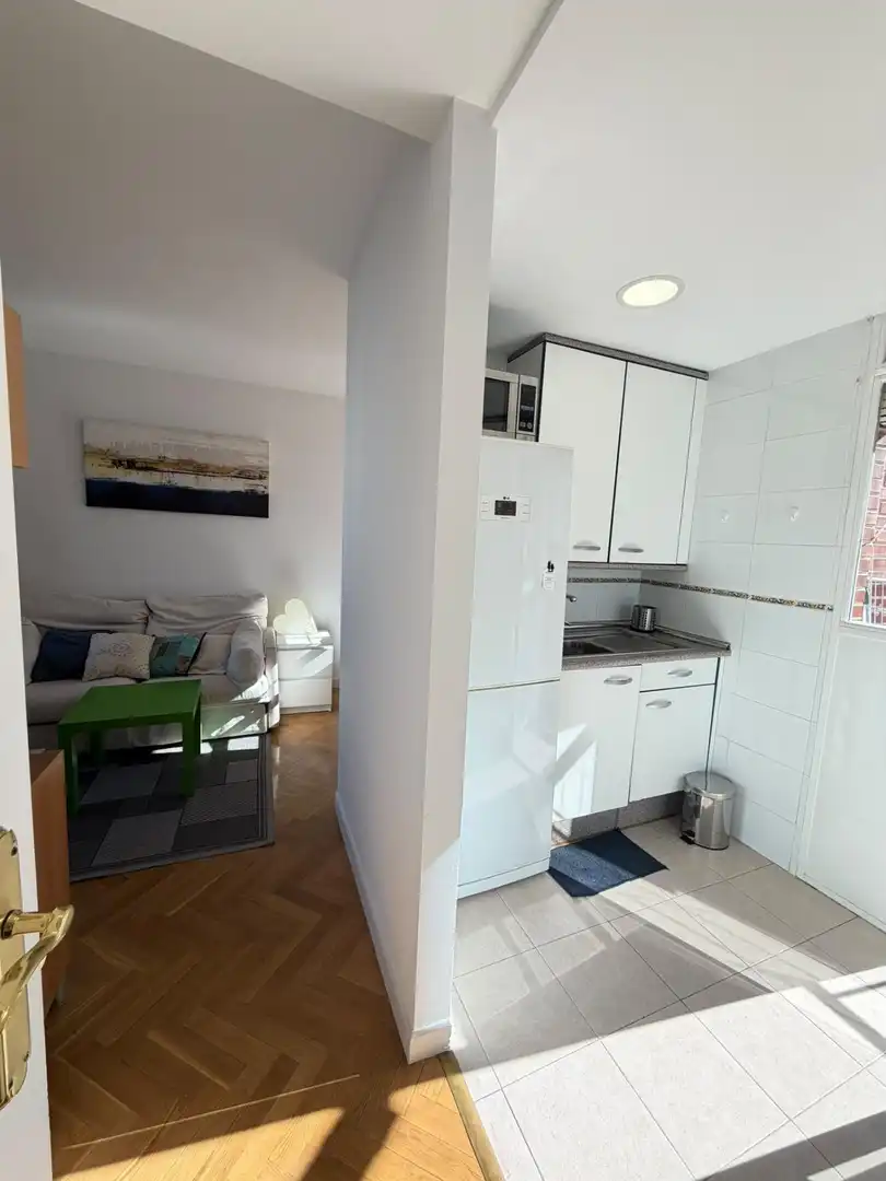 Wohnung zur Miete in Calle MARQUES DE VIANA, Valdeacederas