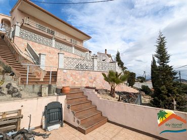 Casa amb jardí en venda a Lloret Blau - La Creu de Lloret