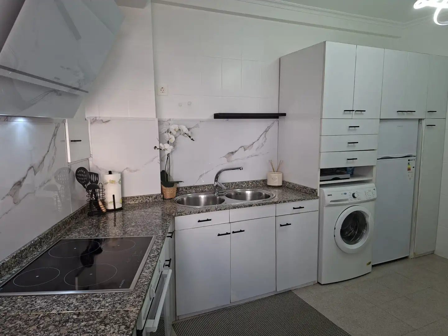 Kitchen of Flat for rent in Gijón   with Heating and Furnished