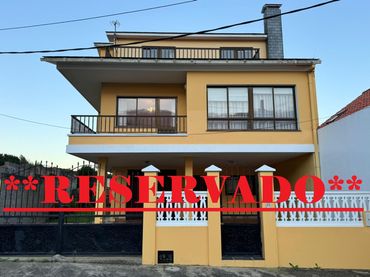 Xalet amb balcó en venda a Travesía Castro de Arriba 27
