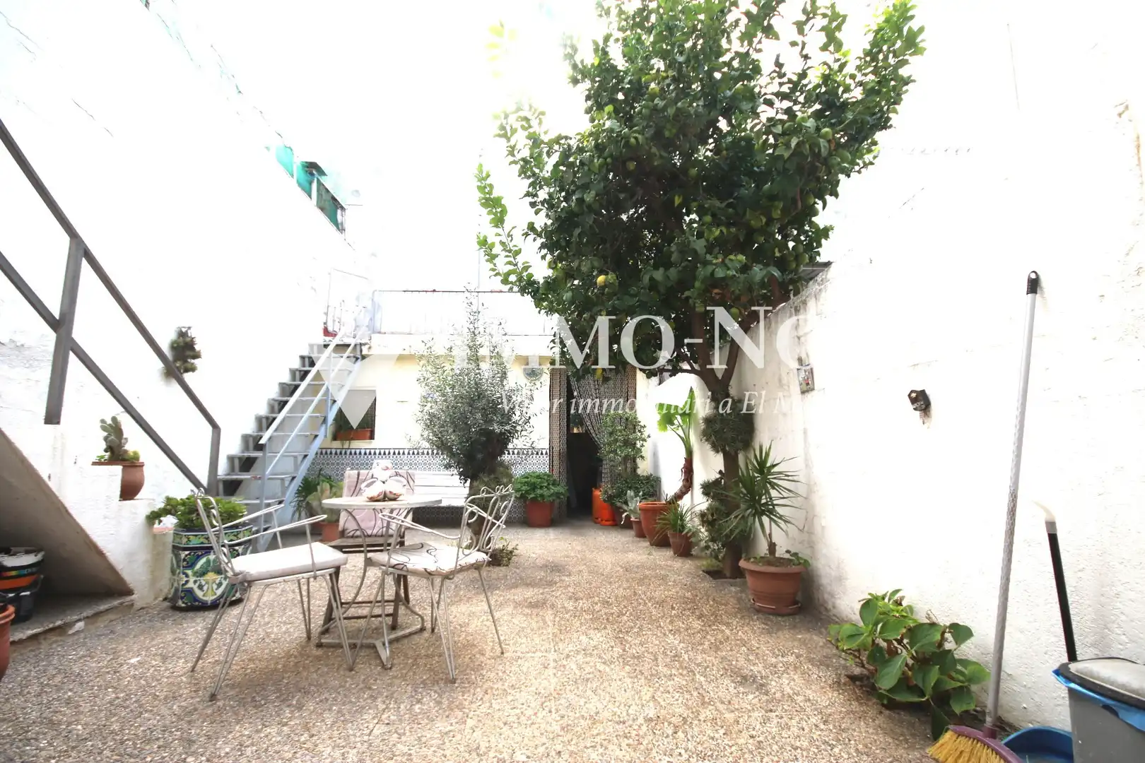 Casa a schiera con giardino in vendita a Carrer Tetuan