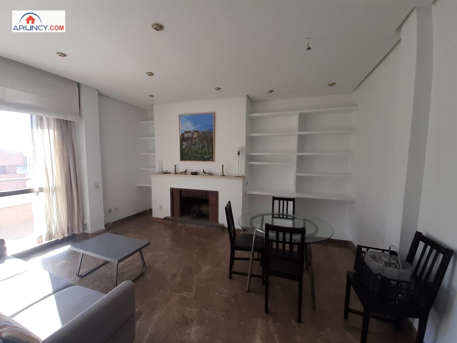 Sala d'estar de Pis de lloguer en  Sevilla Capital amb Aire condicionat i Terrassa