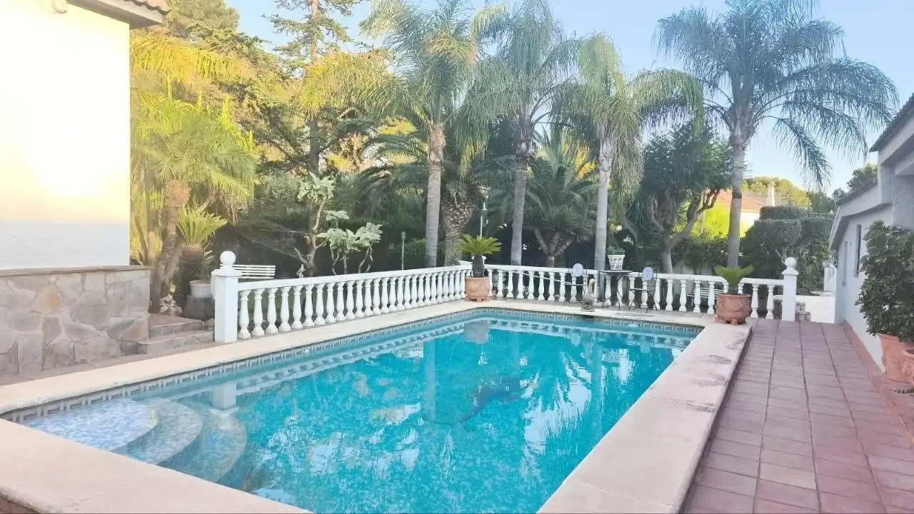 Piscina de Casa o chalet en venta en Paterna con Aire acondicionado, Calefacción y Jardín privado