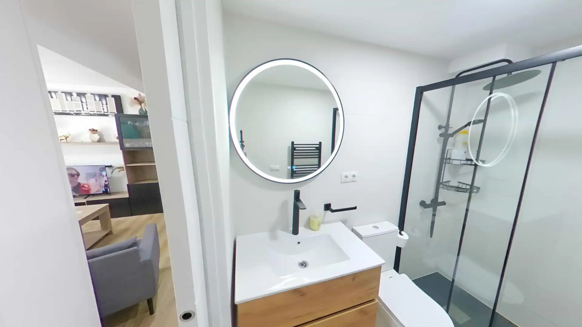 Bany de Pis de lloguer en  Madrid Capital amb Aire condicionat, Calefacció i Moblat