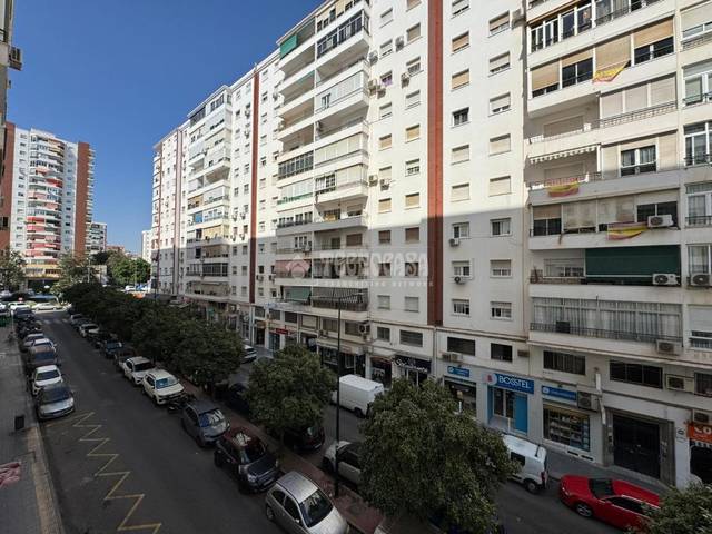 Piso en Venta en Av. San Sebastián en Los Castillejos - La Trinidad