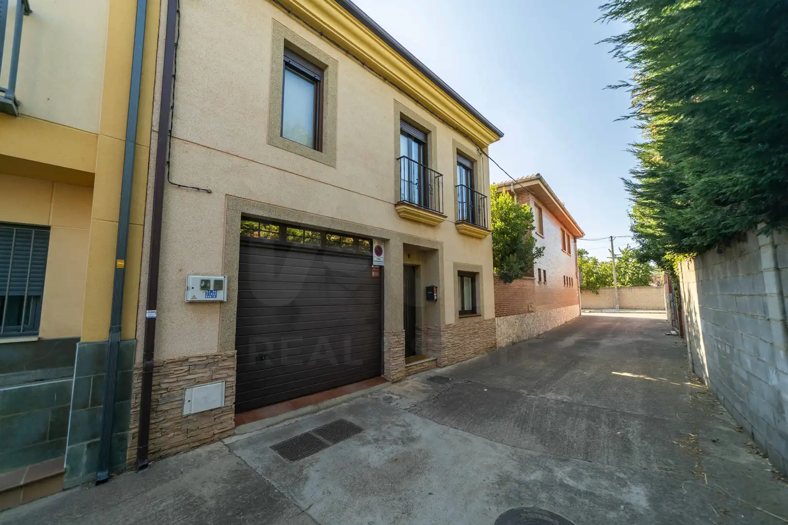Vista exterior de Casa o chalet en venta en León Capital  con Calefacción y Terraza