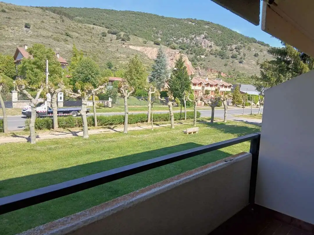 Außenansicht von Wohnung zum Verkauf in Ezcaray mit Heizung, Privatgarten und Terrasse