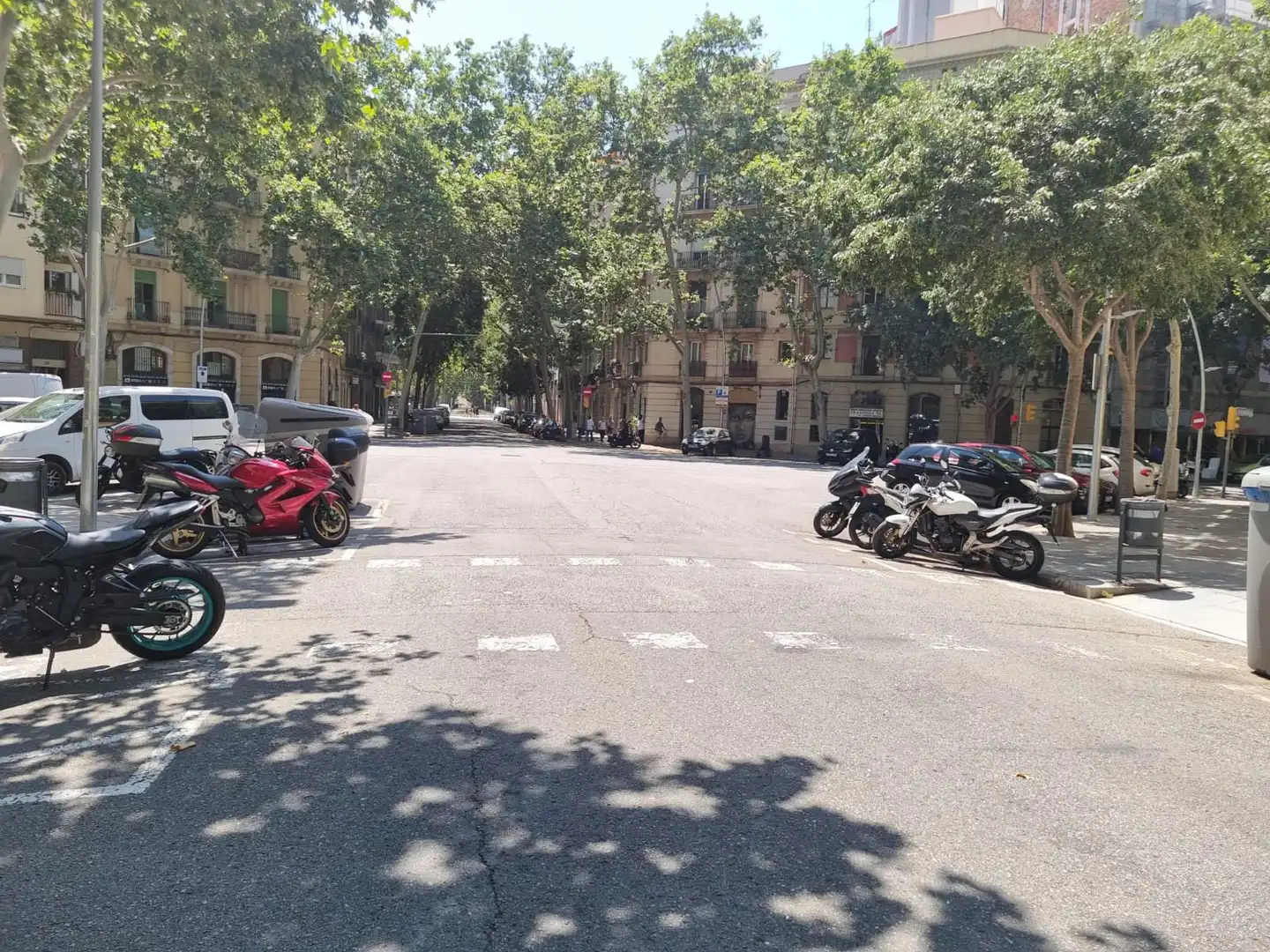 Garage zum Verkauf in N/A, El Parc i la Llacuna del Poblenou