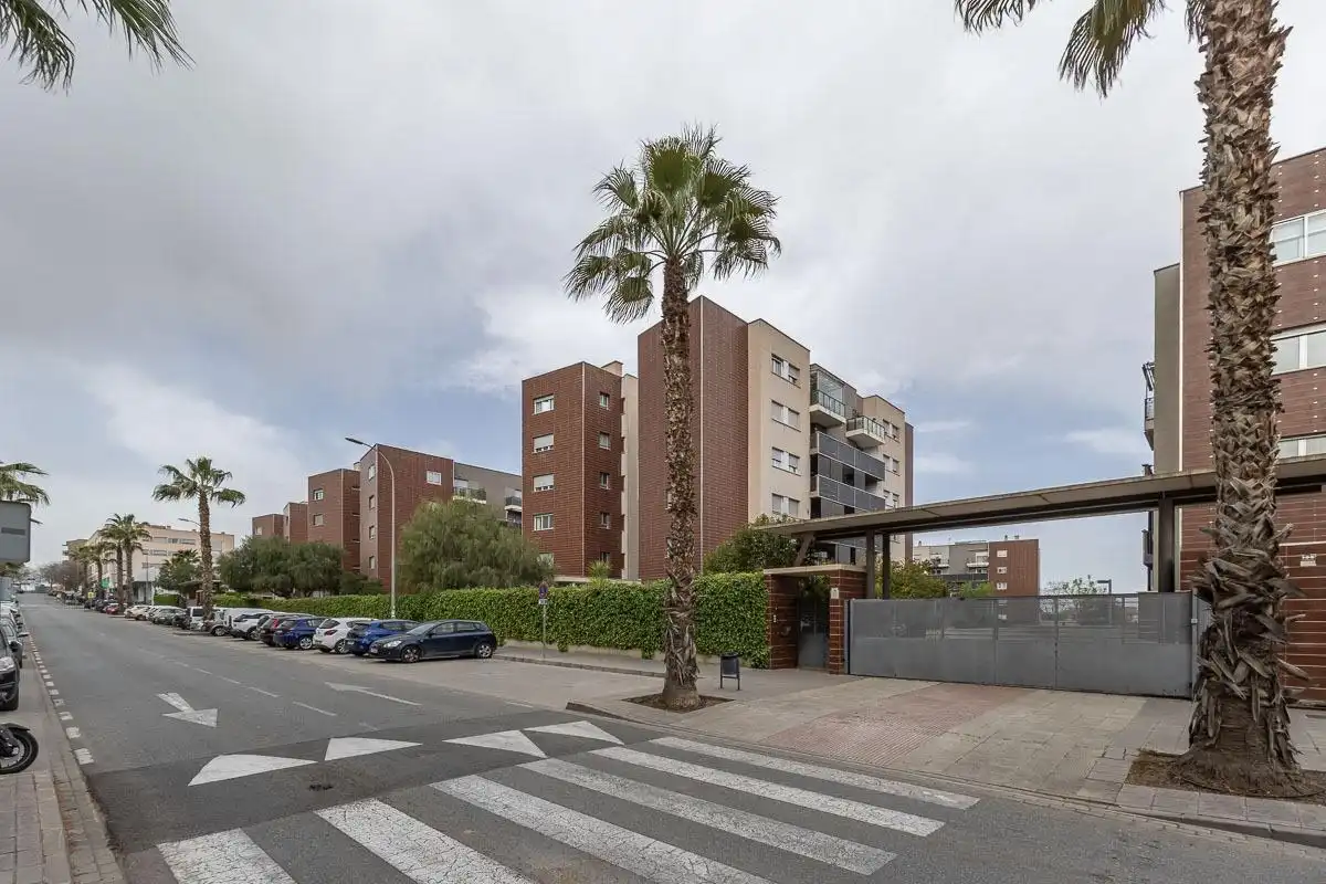 Vista exterior de Pis en venda en Alhendín amb Aire condicionat, Calefacció i Jardí privat