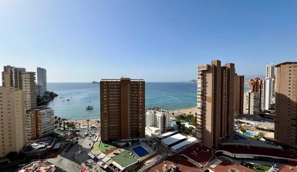 Vista exterior de Apartament en venda en Benidorm amb Terrassa i Alarma